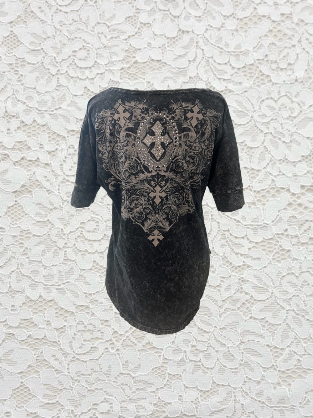vintage vocal cyber y2k graphic embellished tee